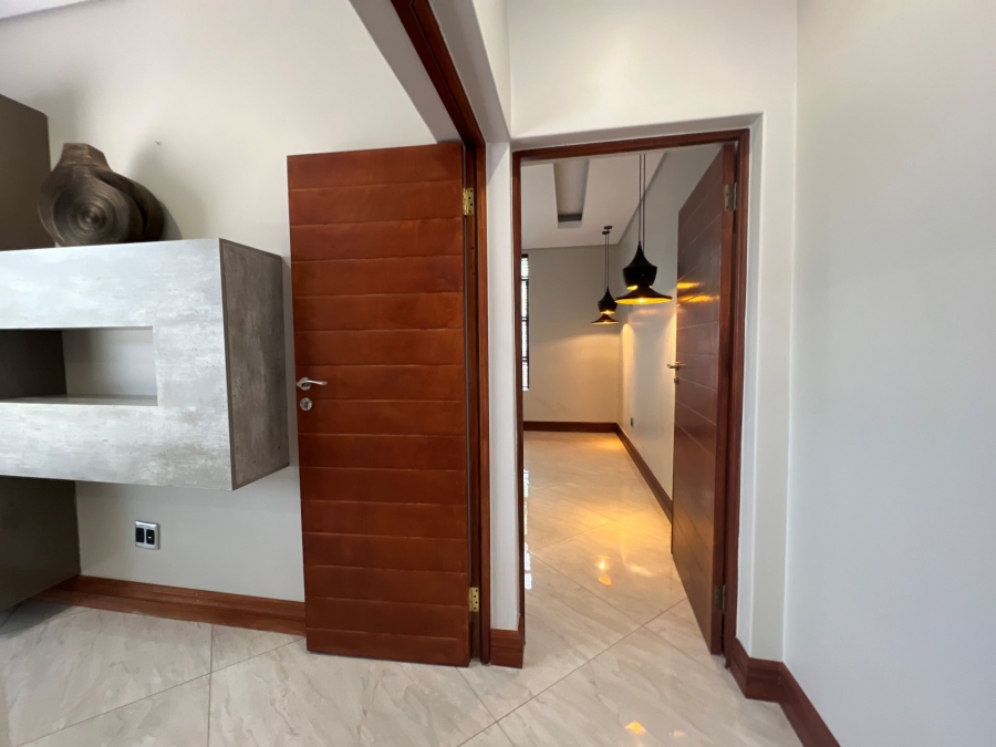 5 Bedroom Property for Sale in Lombardy Estate Gauteng