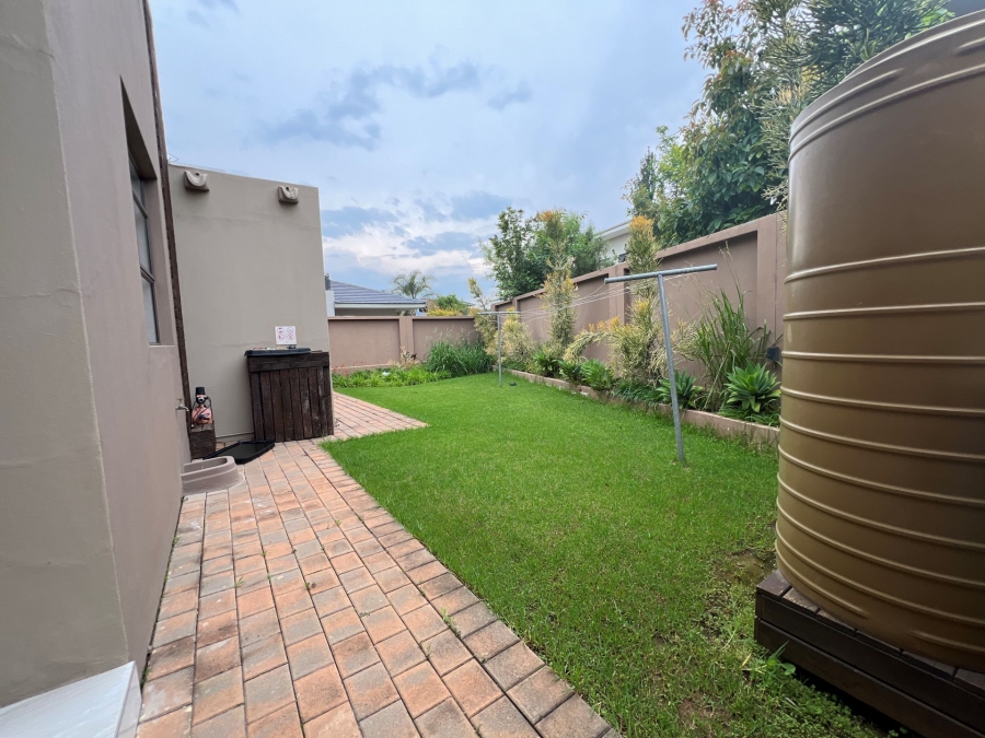 5 Bedroom Property for Sale in Lombardy Estate Gauteng