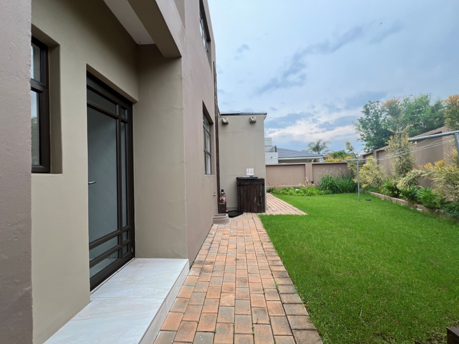 5 Bedroom Property for Sale in Lombardy Estate Gauteng