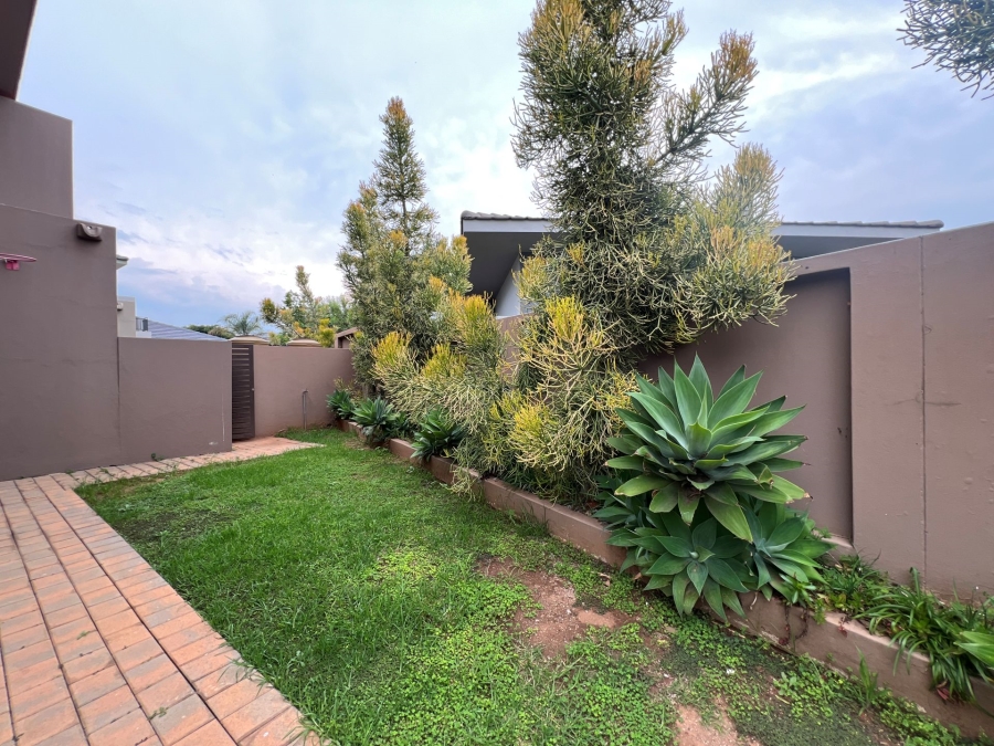 5 Bedroom Property for Sale in Lombardy Estate Gauteng
