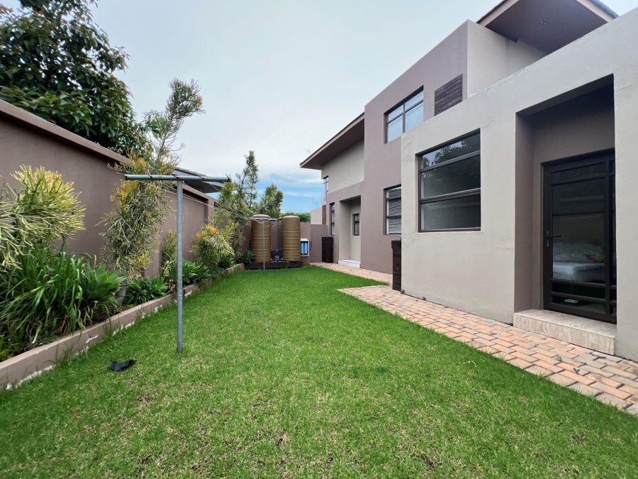 5 Bedroom Property for Sale in Lombardy Estate Gauteng