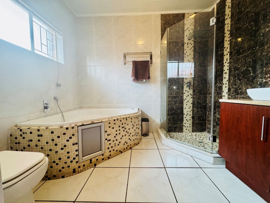 5 Bedroom Property for Sale in Wonderboom Gauteng
