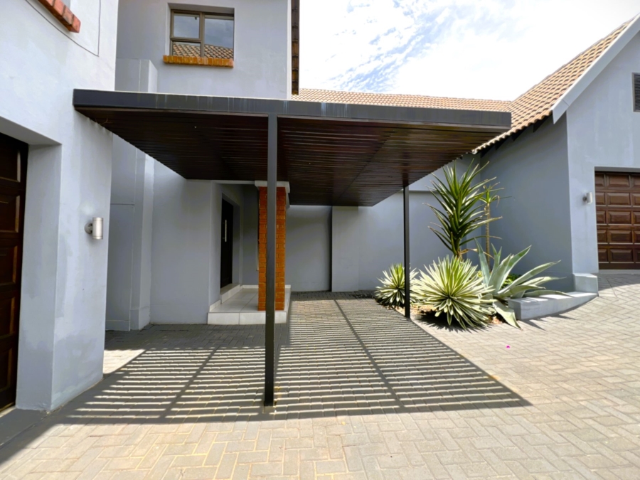 4 Bedroom Property for Sale in Olympus AH Gauteng