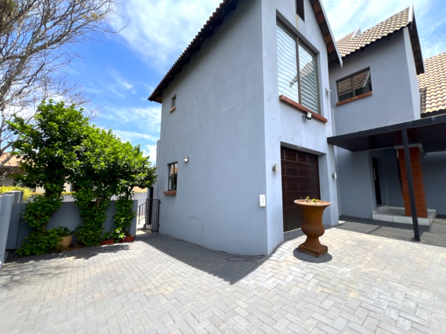 4 Bedroom Property for Sale in Olympus AH Gauteng