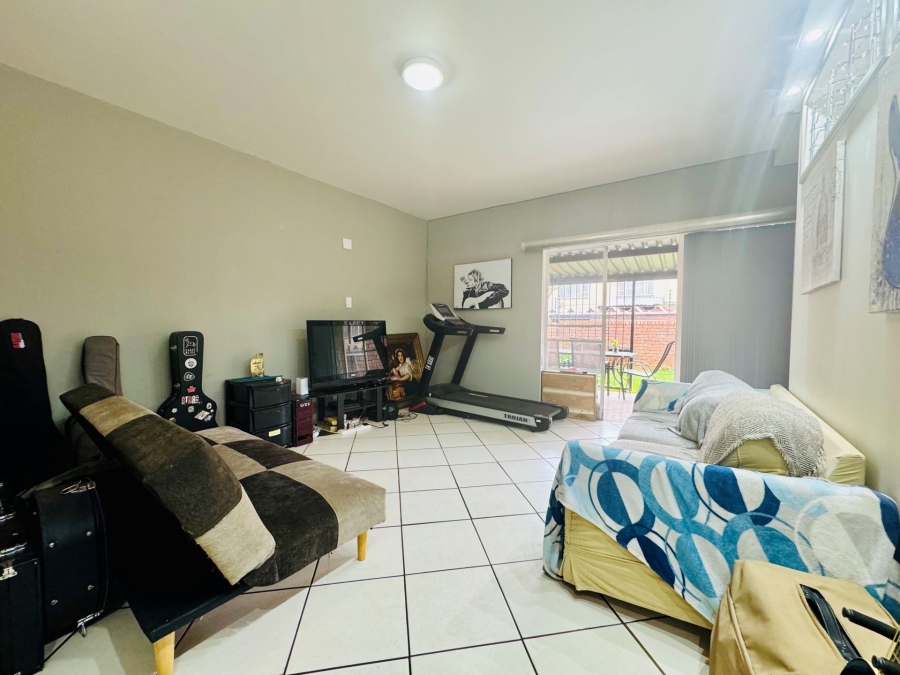 2 Bedroom Property for Sale in Sinoville Gauteng