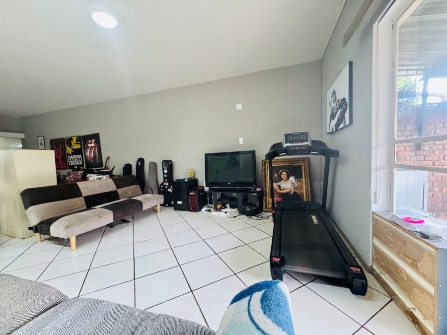 2 Bedroom Property for Sale in Sinoville Gauteng