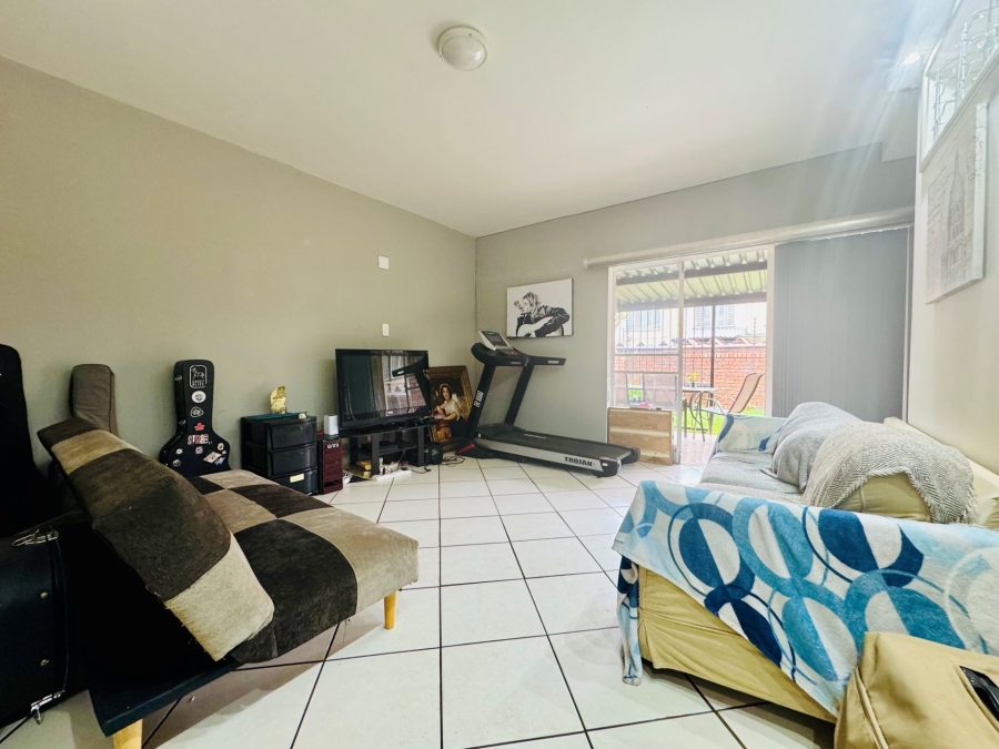 2 Bedroom Property for Sale in Sinoville Gauteng