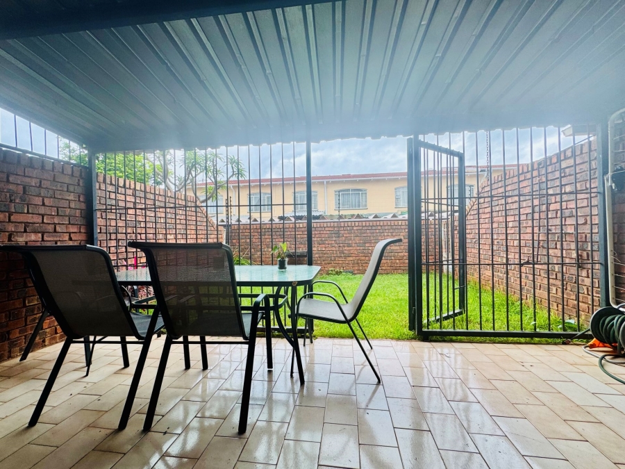 2 Bedroom Property for Sale in Sinoville Gauteng