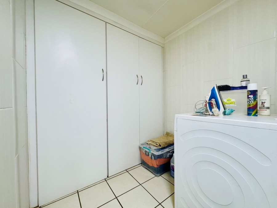 2 Bedroom Property for Sale in Sinoville Gauteng