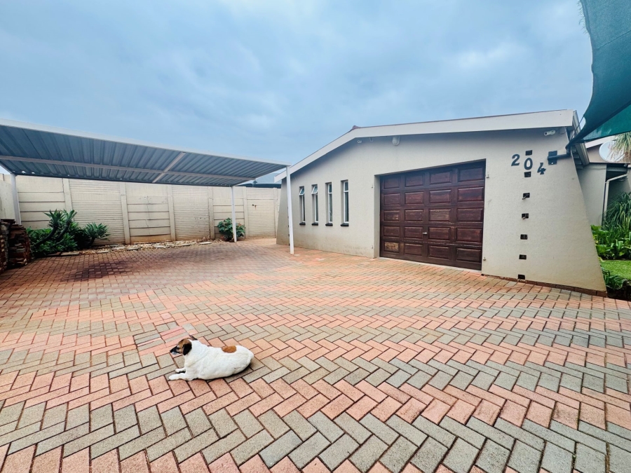 3 Bedroom Property for Sale in Sinoville Gauteng