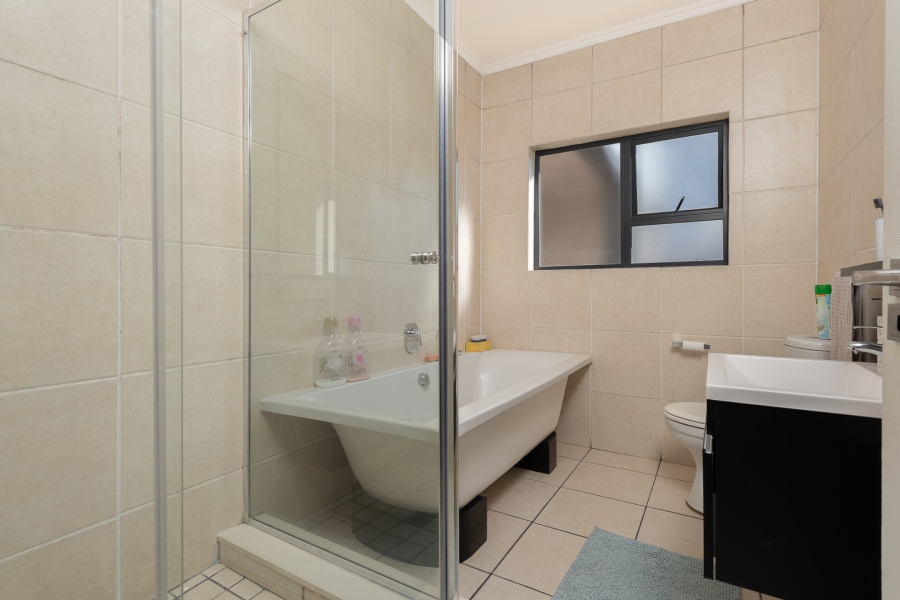 3 Bedroom Property for Sale in Oakdene Gauteng