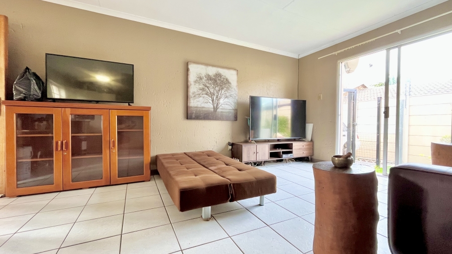 2 Bedroom Property for Sale in Allens Nek Gauteng