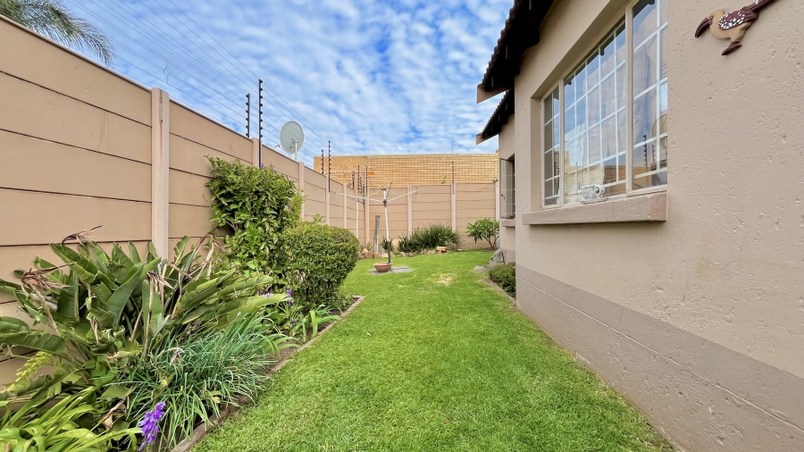 2 Bedroom Property for Sale in Allens Nek Gauteng