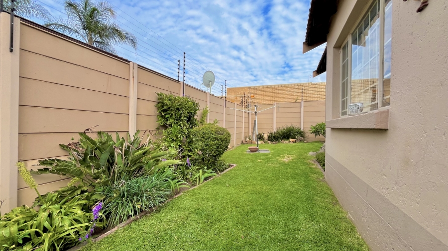 2 Bedroom Property for Sale in Allens Nek Gauteng