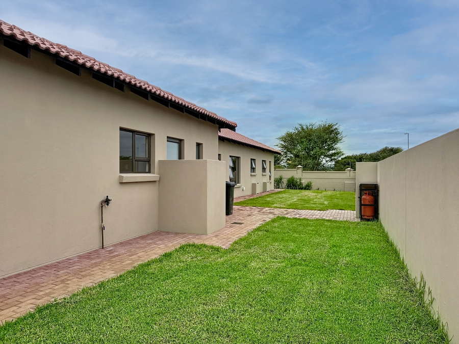 To Let 4 Bedroom Property for Rent in Silverwoods Country Estate Gauteng