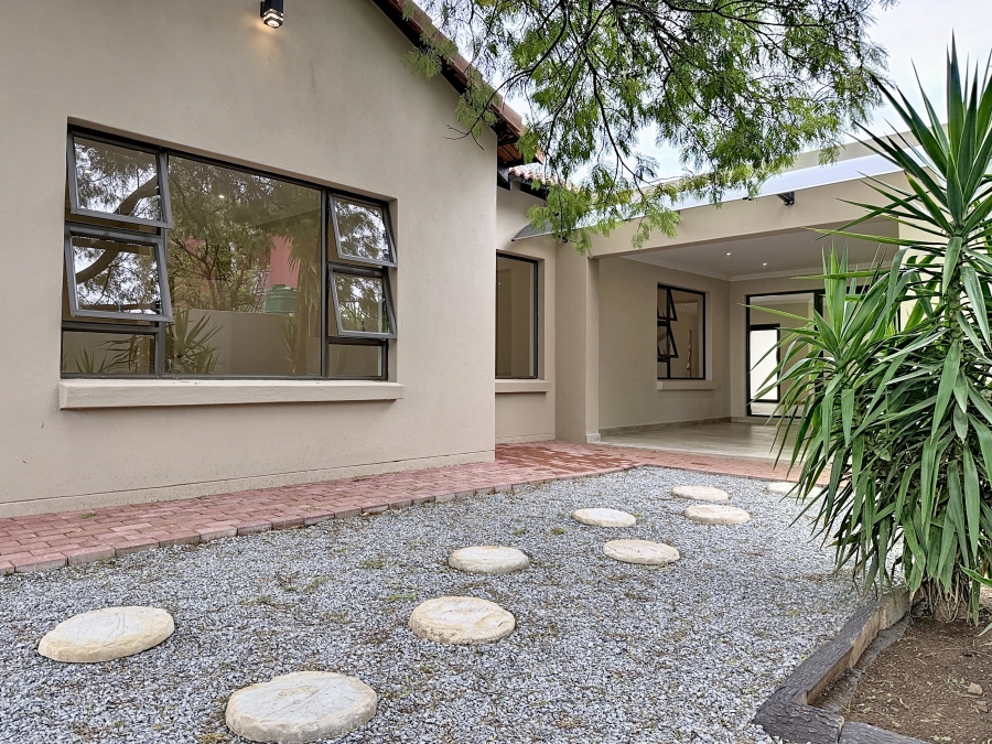 To Let 4 Bedroom Property for Rent in Silverwoods Country Estate Gauteng