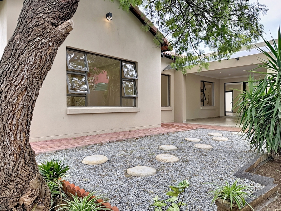 To Let 4 Bedroom Property for Rent in Silverwoods Country Estate Gauteng
