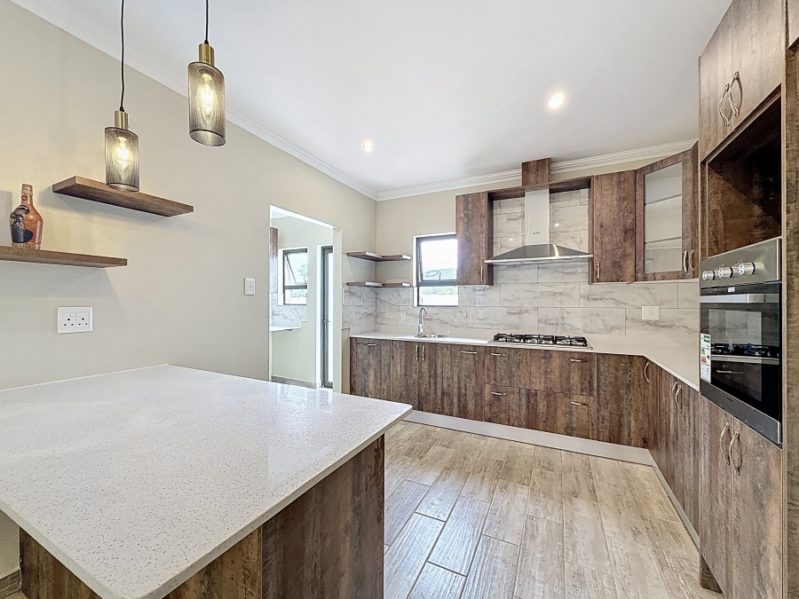 To Let 4 Bedroom Property for Rent in Silverwoods Country Estate Gauteng