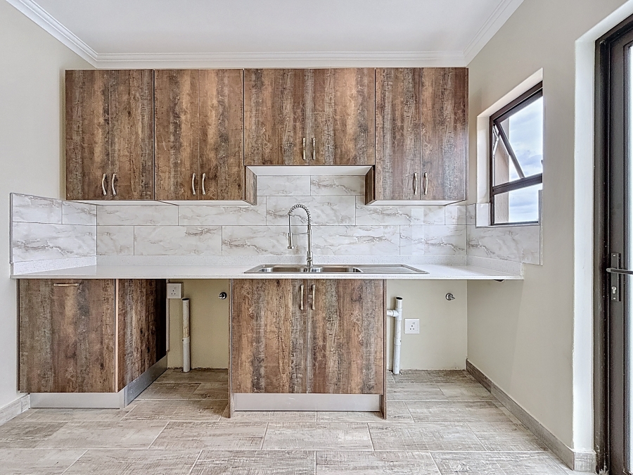 To Let 4 Bedroom Property for Rent in Silverwoods Country Estate Gauteng