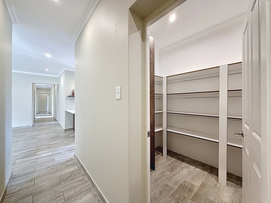 To Let 4 Bedroom Property for Rent in Silverwoods Country Estate Gauteng