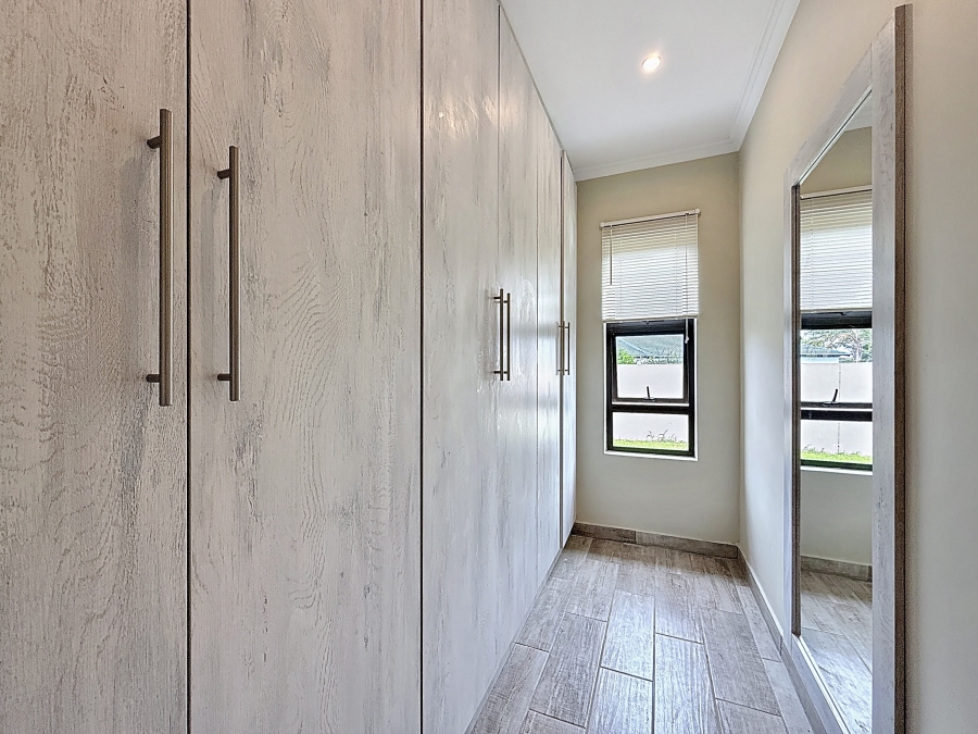 To Let 4 Bedroom Property for Rent in Silverwoods Country Estate Gauteng