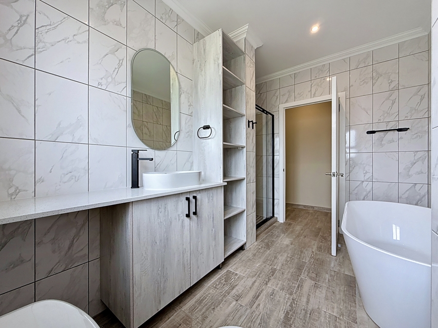 To Let 4 Bedroom Property for Rent in Silverwoods Country Estate Gauteng