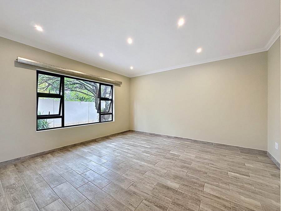 To Let 4 Bedroom Property for Rent in Silverwoods Country Estate Gauteng