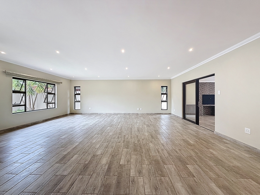 To Let 4 Bedroom Property for Rent in Silverwoods Country Estate Gauteng