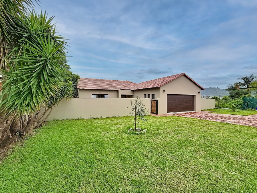 To Let 4 Bedroom Property for Rent in Silverwoods Country Estate Gauteng