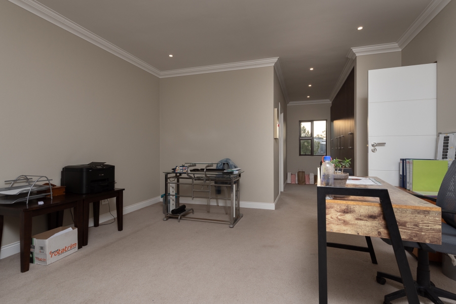 4 Bedroom Property for Sale in Eye of Africa Gauteng