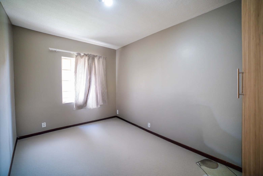 To Let 2 Bedroom Property for Rent in Monavoni Gauteng