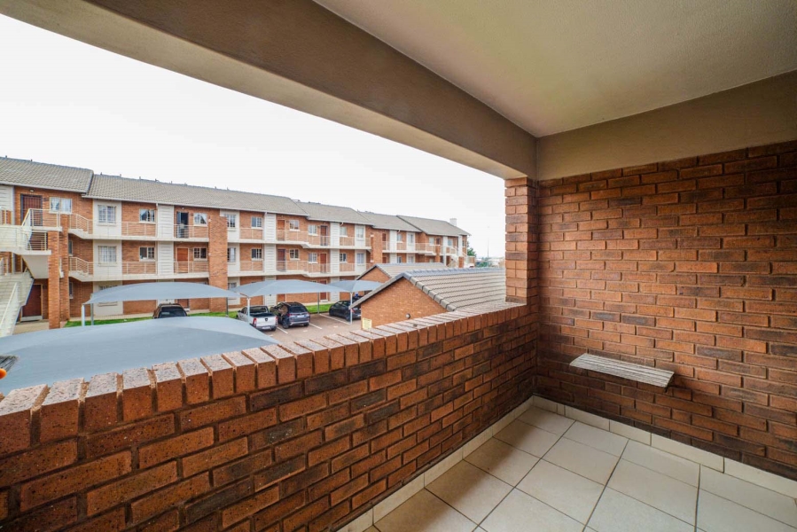 To Let 2 Bedroom Property for Rent in Monavoni Gauteng
