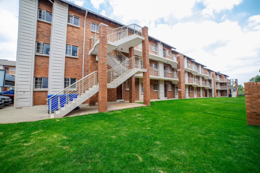 To Let 2 Bedroom Property for Rent in Monavoni Gauteng