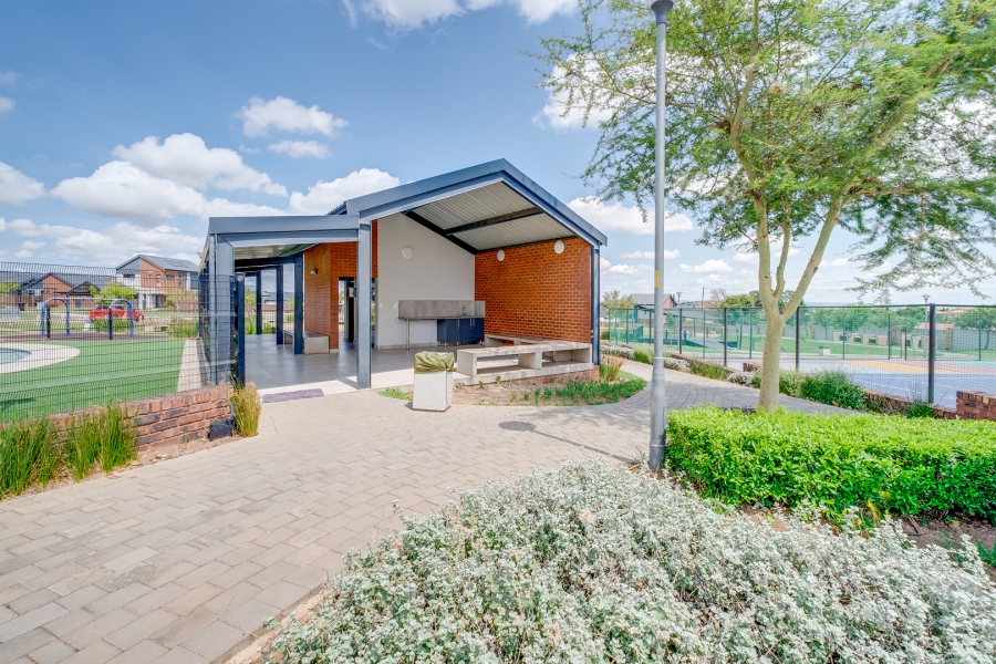 3 Bedroom Property for Sale in North Riding Gauteng