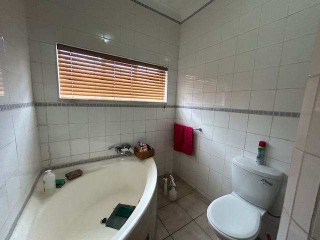 3 Bedroom Property for Sale in Discovery Gauteng