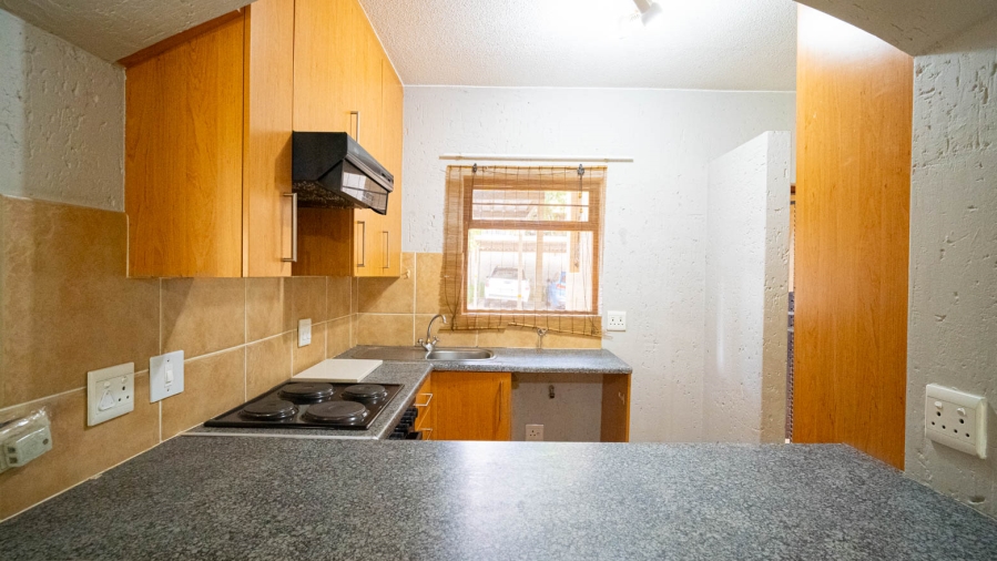 To Let 1 Bedroom Property for Rent in Pineslopes Gauteng