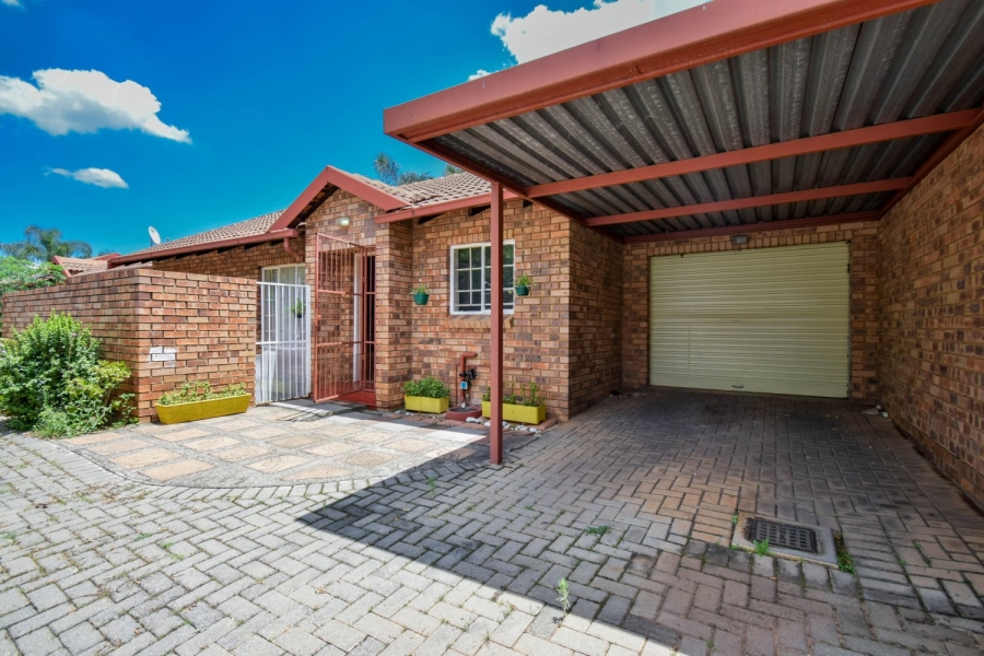 2 Bedroom Property for Sale in Meyerspark Gauteng