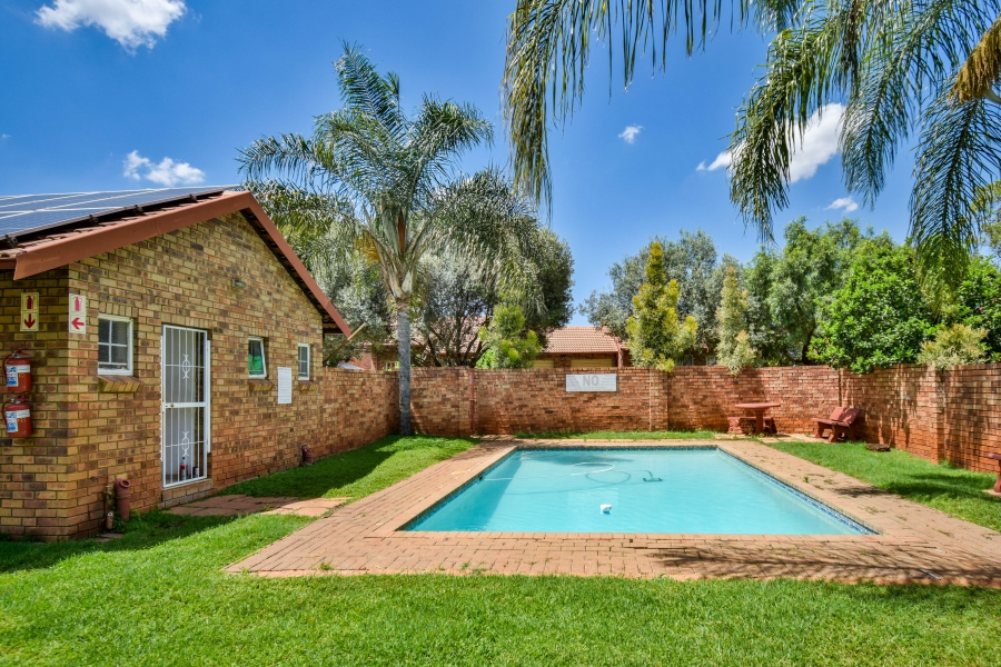 2 Bedroom Property for Sale in Meyerspark Gauteng