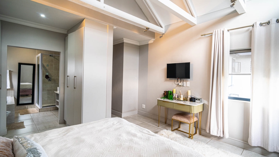 3 Bedroom Property for Sale in Broadacres Gauteng