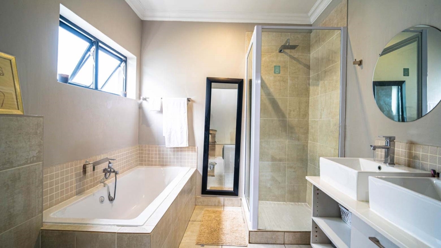 3 Bedroom Property for Sale in Broadacres Gauteng