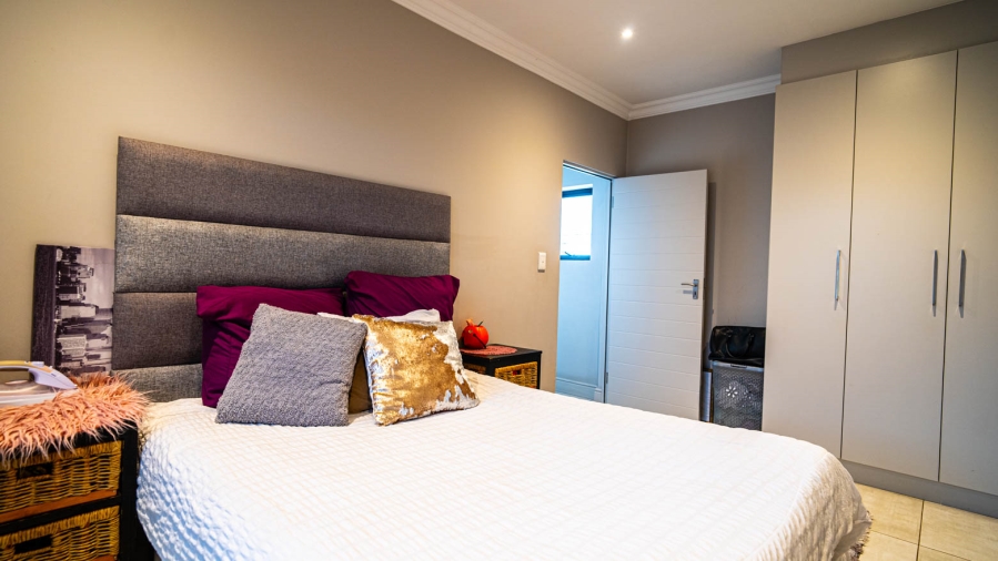 3 Bedroom Property for Sale in Broadacres Gauteng