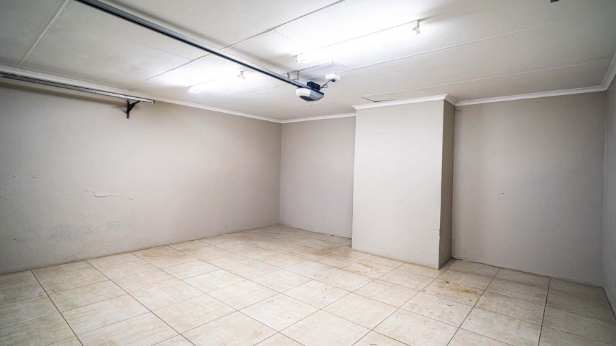 3 Bedroom Property for Sale in Broadacres Gauteng