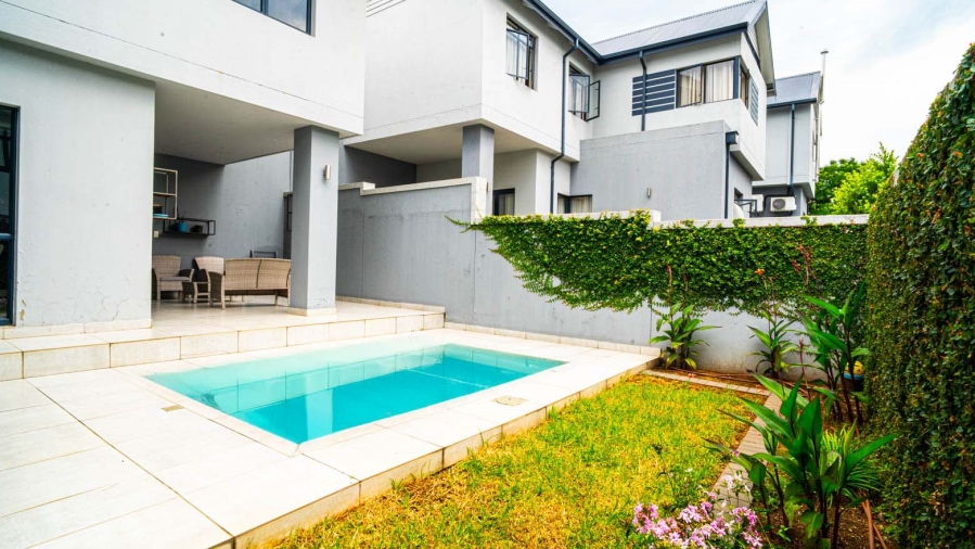 3 Bedroom Property for Sale in Broadacres Gauteng