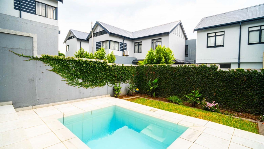 3 Bedroom Property for Sale in Broadacres Gauteng