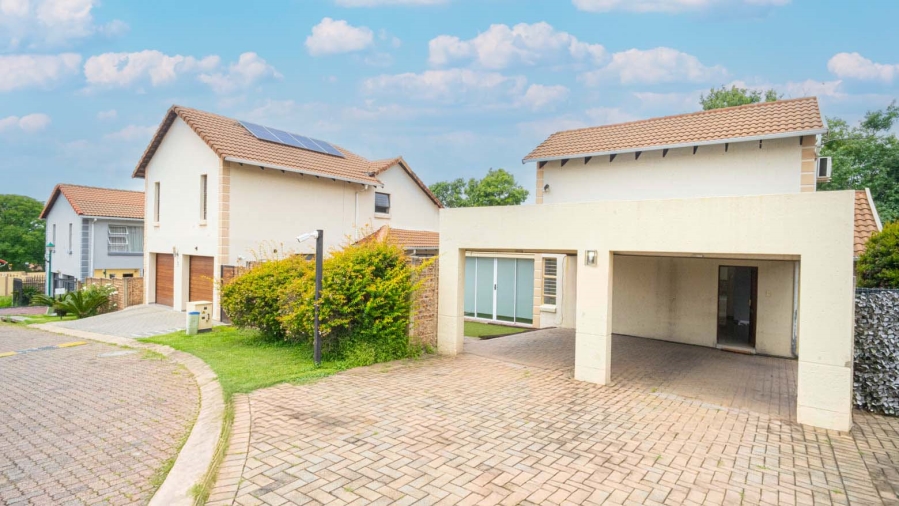 3 Bedroom Property for Sale in Buccleuch Gauteng