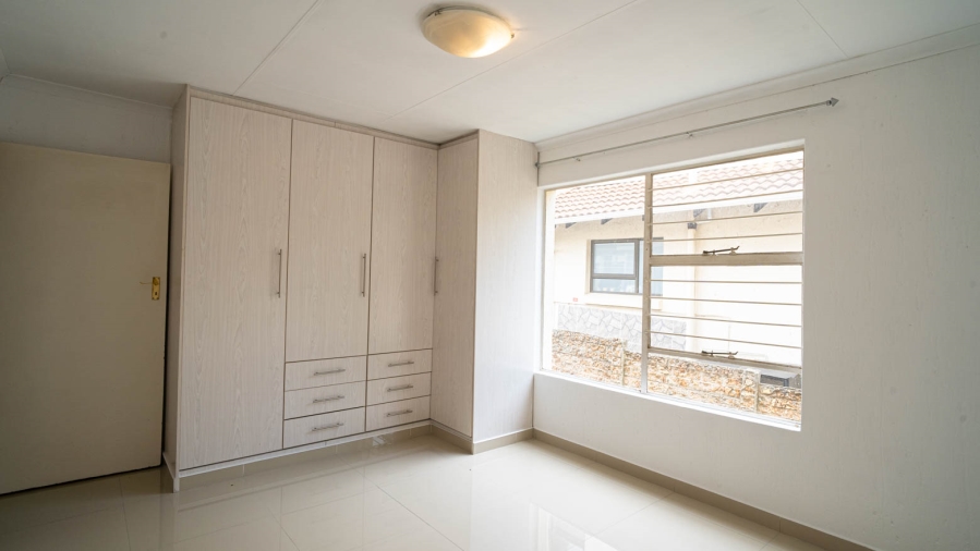 3 Bedroom Property for Sale in Buccleuch Gauteng