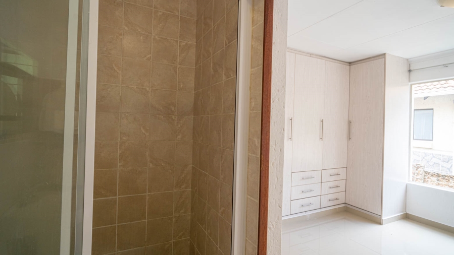 3 Bedroom Property for Sale in Buccleuch Gauteng