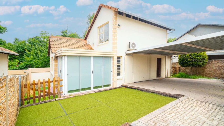 3 Bedroom Property for Sale in Buccleuch Gauteng