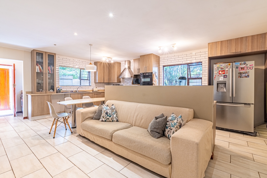 4 Bedroom Property for Sale in Douglasdale Gauteng