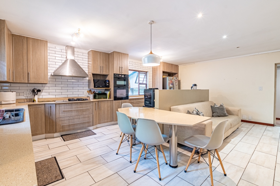 4 Bedroom Property for Sale in Douglasdale Gauteng